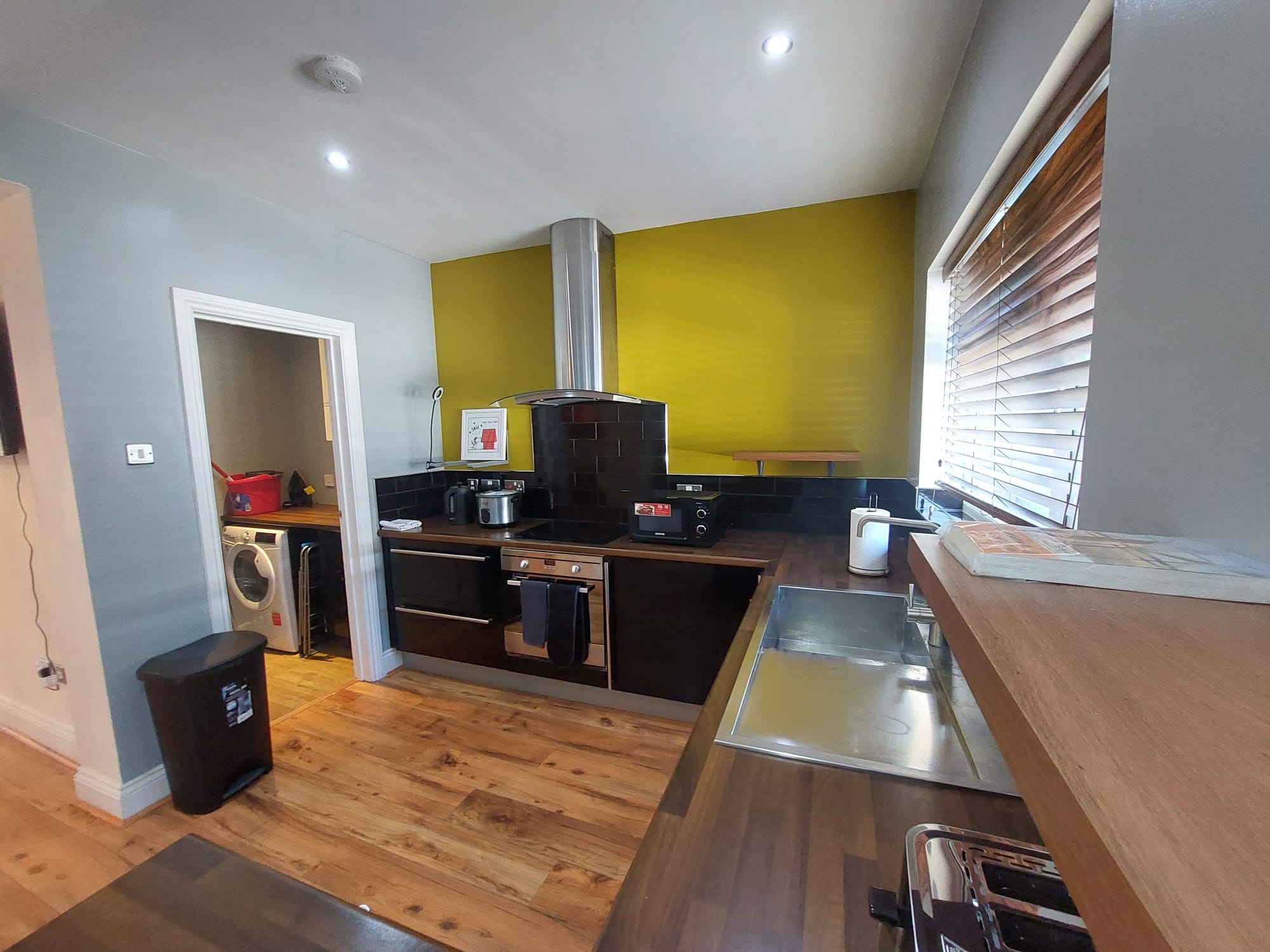 5. Kitchen & Cloakroom
